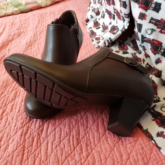 Croft & Barrow Ortholite Eco booties - Picture 7 of 8